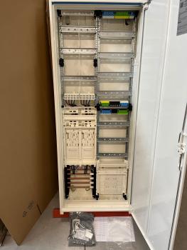 Hager Zählerschrank 2x eHZ Zählerfeld + 1x Verteilerfeld mit APZ-Raum 1400mm, ZB52S